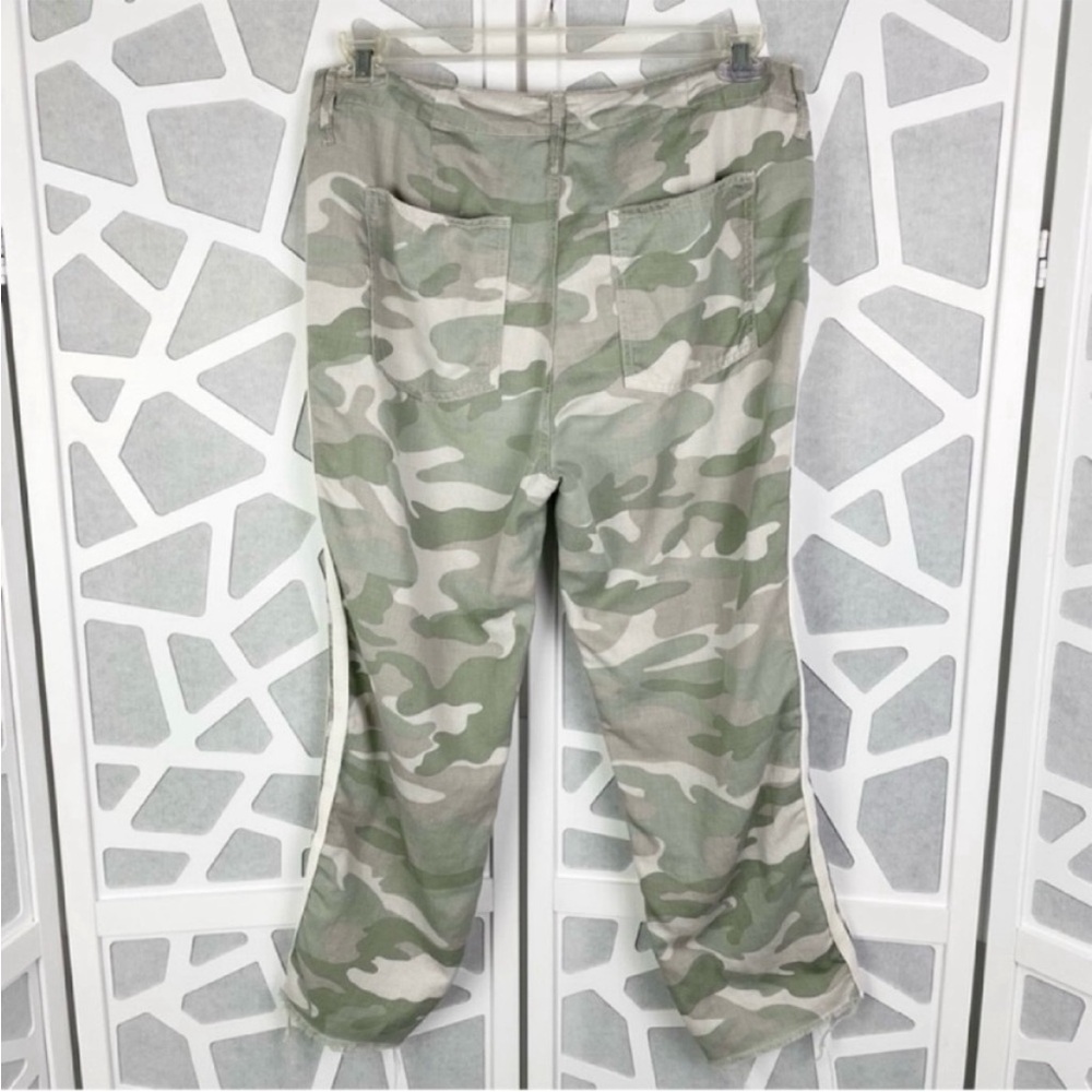MOTHER The Shaker Chop Crop Fray Pants Camouflage Camo Desert Print - Picture 3 of 9
